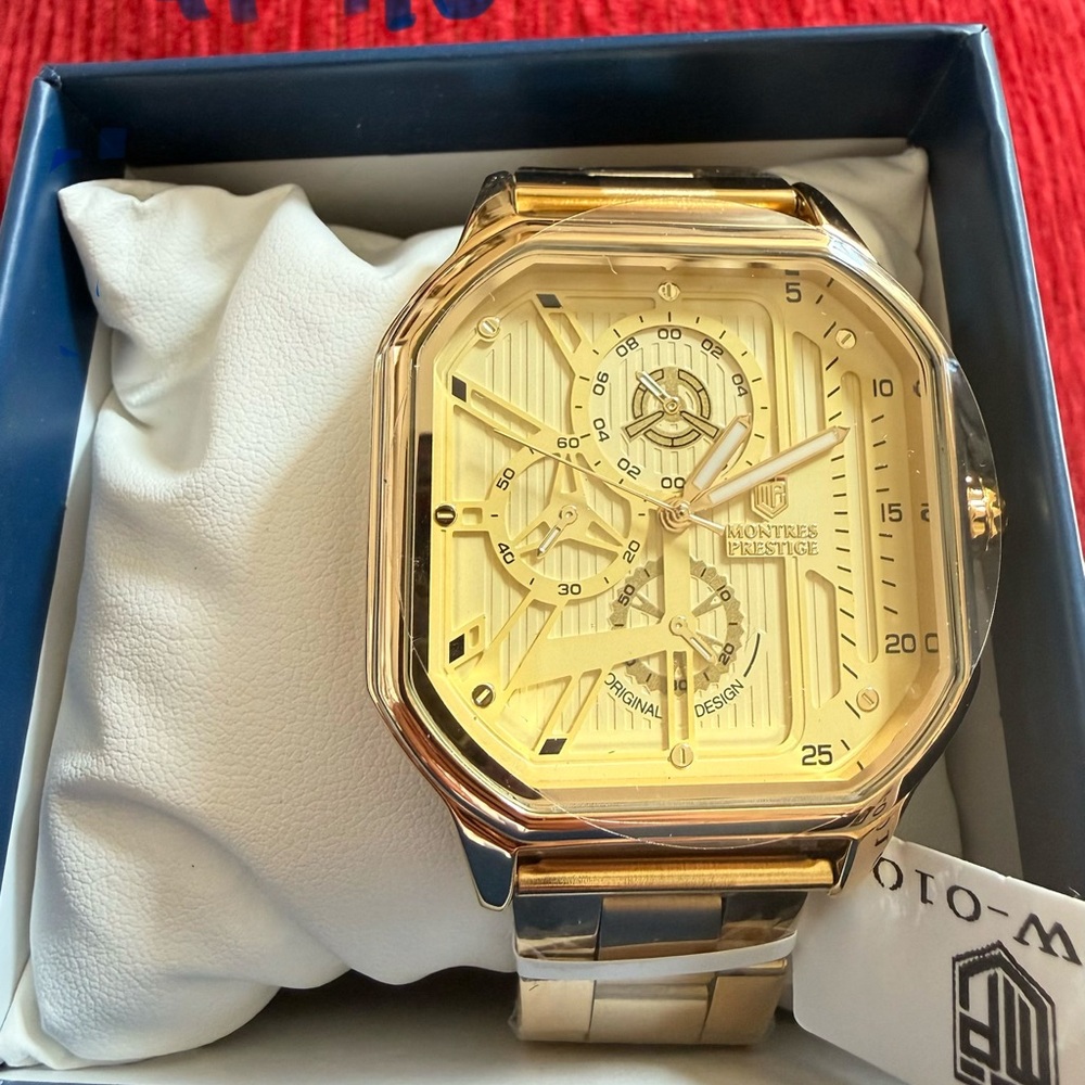 Invicta Gold Men's Watch with Geometric Dial
